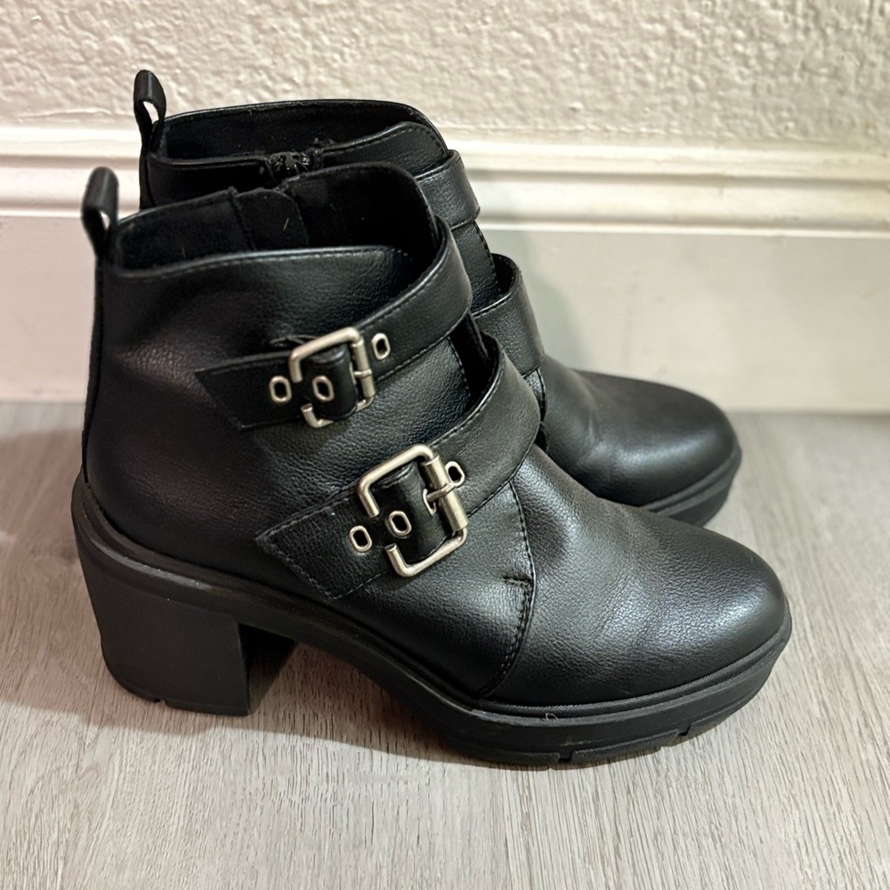 Racket dog leather buckle high heeled boots
